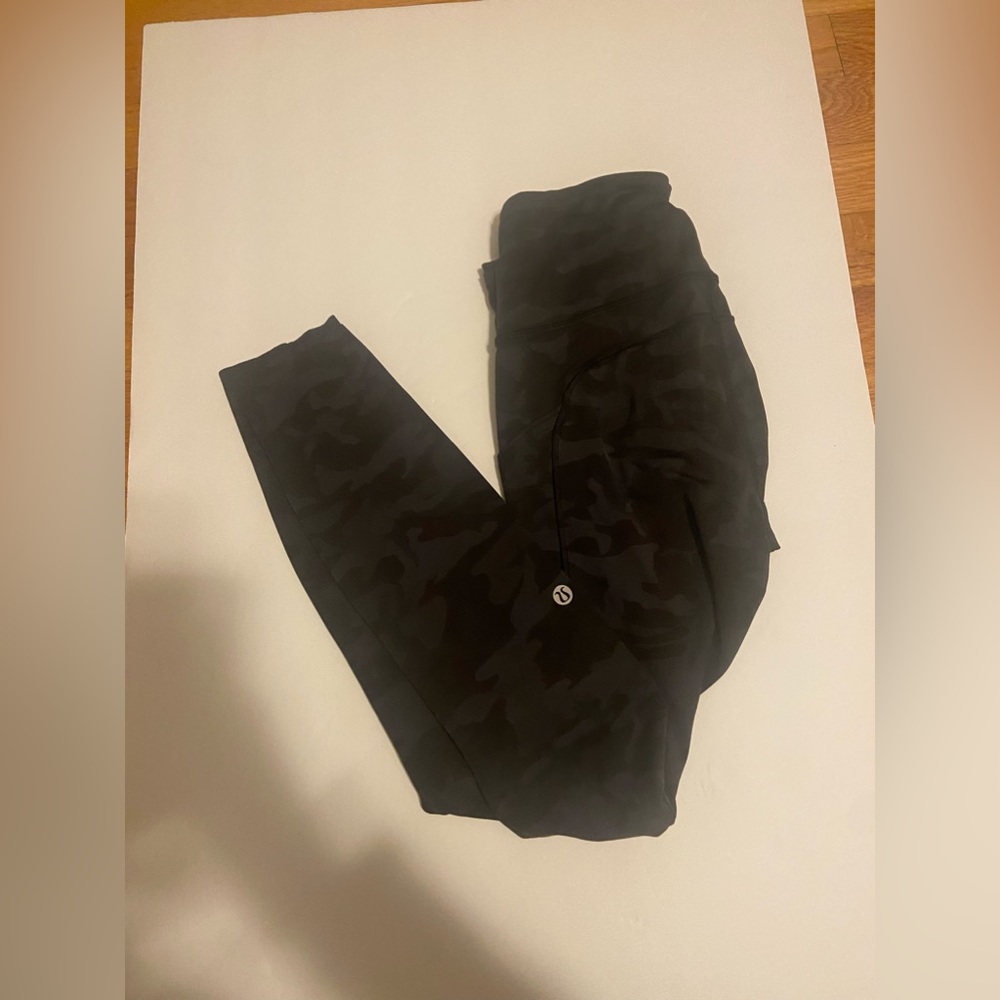 Like New Camo Lululemon Leggings